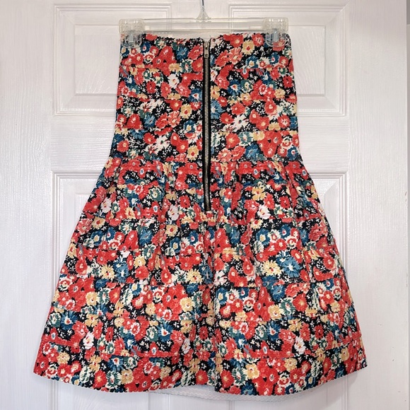 Dainty Strapless Stretch Floral Dress size Medium - Picture 2 of 4